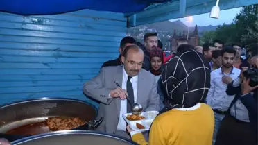 Vali Ustaoğlu Vatandaşlarla İftar Yaptı