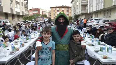 Mamak Belediyesi Mahallelerde İftar Sofraları Kurmaya Devam Ediyor