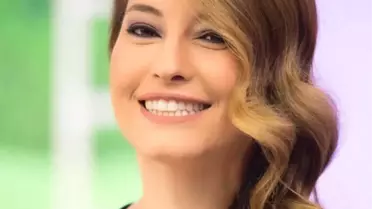 Esra Erol'un Orkestra Şefiyle Yasak Aşk Yaşayan Burcu Sinem Ünsal Kimdir?