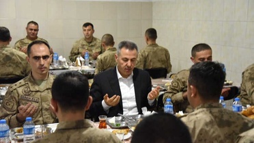 Vali Elban Jöh ile Sahur Yaptı