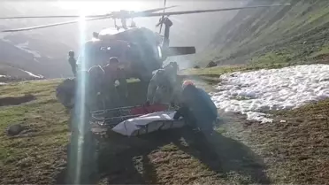 Cansız Bedenini Dağcı Arkadaşları Helikoptere Böyle Taşımış