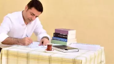 Demirtaş'ın 'Liderler Fox'ta' Yayınına Bağlanacağını Açıklayan HDP'li Vekil Özür Diledi