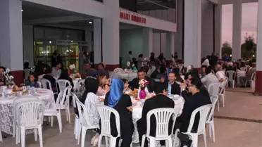 Hendek'te Hastane Personeli İftarda Bir Araya Geldi