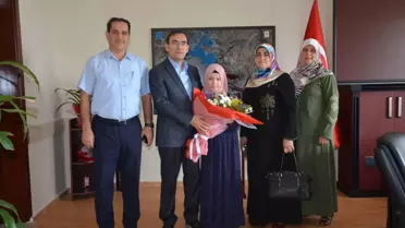 Kaymakam Sarı'dan Bölge Birincisine Ödül