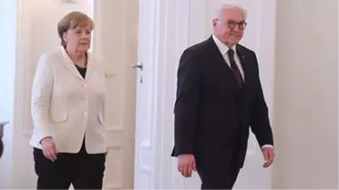 Steinmeier ile Merkel de mi Alman Değil?