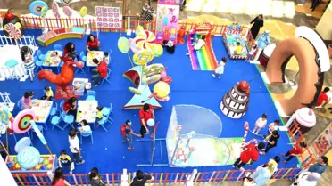 Çocuklar Şeker Köy Atölyesi'nde Oyuna Doyuyor