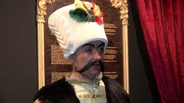 Antalya Padişahların Mumdan Heykelleri Antalya'da Hd