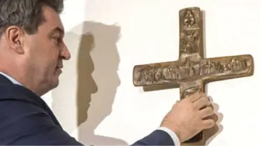 Bavyera'da Resmi Binalara Haç Zorunluluğu