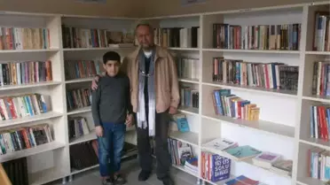 Hayatını Kütüphane Oluşturmaya Adadı