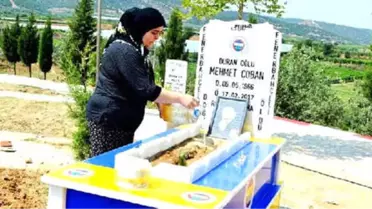 Fenerbahçe Maçını İzlerken Ölen Taraftarın Eşi, Sarı-Lacivert Mezar Vasiyetini Yerine Getirdi