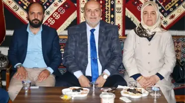 Yelis: 'Akşener Torun Bakmaya Başlayınca İyi Parti Milletvekilleri Ortada Kalacak'