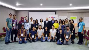 Yenimahalle Belediyesi Gençlerin Önünü Açıyor