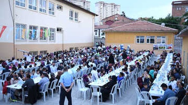 Yeşilyurt Belediyesi İftarda Suriyeli Aileleri Ağırladı