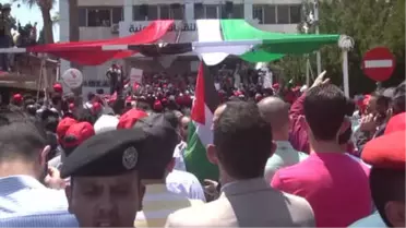 Ürdün'de Göstericilerden Meclisin Feshi Talebi
