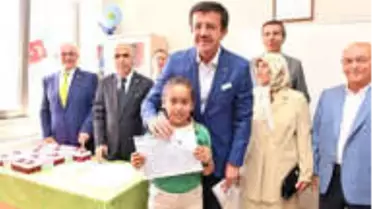 Bakan Zeybekci Karne Dağıtım Törenine Katıldı