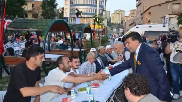 Emet Halkı İftar Programında Meydanlara Sığmadı