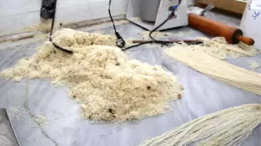 Bayram Tatlısına Küflü Ceviz Koyan Gıda Tacirleri Suçüstü Yakalandı