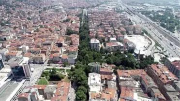 İzmit'i Tarihi Çınarlar Serinletiyor