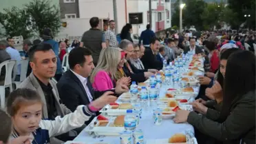 Mahalle İftarları Yeni Mahalle Şeyh Şamil Parkı İftarı ile Devam Etti