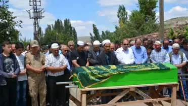 Seçmen Kağıdı Tartışması Sonucu Öldürülen Muhtar Toprağa Verildi