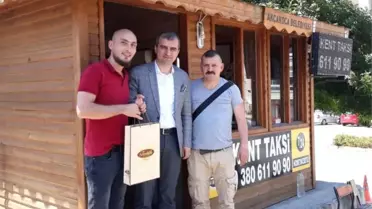 Belediye Başkanı Cüneyt Yemenici Taksici Esnafını Ziyaret Etti