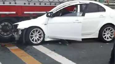 Tır'a Arkadan Çarpan Otomobilin Sürücüsü Öldü
