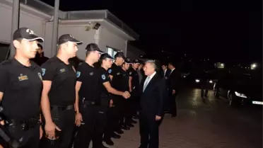 İstanbul Emniyet Müdürü Çalışkan Görev Başındaki Polislerle Bayramlaştı