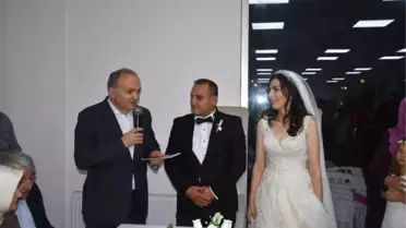 Bakan Özlü, Düzce'de Nikah Şahidi Oldu