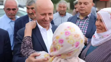 Başkan Çolakbayrakdar Bayramda Mahalleleri Ziyaret Etti