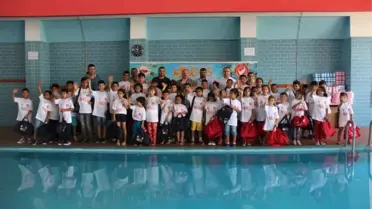Hatay'da Sevgi Evlerindeki Çocuklara Ücretsiz Yüzme Kursu