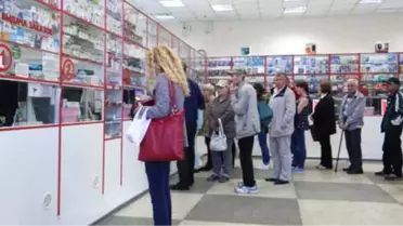 Rusya'da Dünya Kupasını Takip Eden Taraftarlar, Eczanede Sinek İlacı Bırakmadı