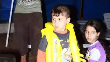Batmak Üzere Olan Bottaki 20 Kaçak Kurtarıldı
