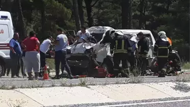 Kamyonet Sürücüsü Olay Yerinde Yaşamını Yitirdi