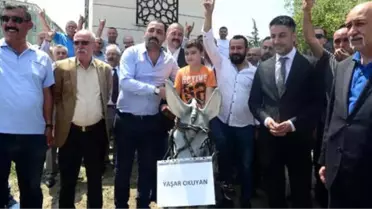Ülkücüler, 'MHP Barajı Geçsin Anırmazsam Şerefsizim' Diyen Yaşar Okuyan'ı Protesto Etti