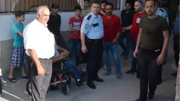 Kızlarını Kaçıran Suriyeliyi Dövüp, Polise Teslim Ettiler