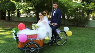 Bisiklet Tutkunu Gelin ve Damat Nikaha da Bisikletle Geldi
