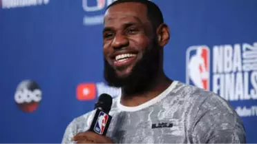 Lebron James Los Angeles Lakers'a İmzayı Attı