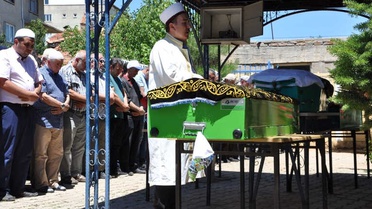 Bulgaristan'daki Kazada Ölen 4 Kişilik Gurbetçi Aile Gözyaşları Son Yolculuklarına Uğurlandı