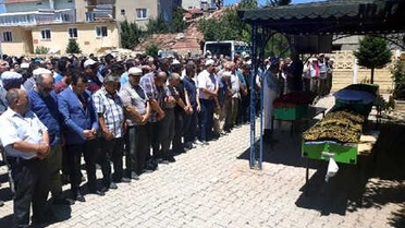 Kaza Kurbanı 4 Gurbetçi, Memleketleri Uşak'ta Toprağa Verildi