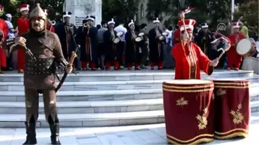 Bursa'da 'Uluslararası Altın Karagöz Halk Dansları Yarışması'