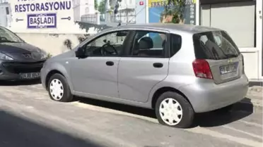Park Halindeki 5 Aracın Lastiğini Kestiler
