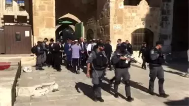 İsrailli Vekillerinden Mescid-i Aksa'ya Baskın