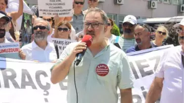 Rektörlük Önünde İhraçlara Tepki Gösterdiler
