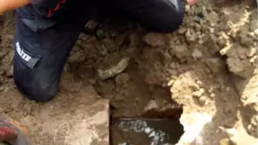 Kanalizasyon Kanalına Düşen Yavru Köpeği İtfaiye Kurtardı