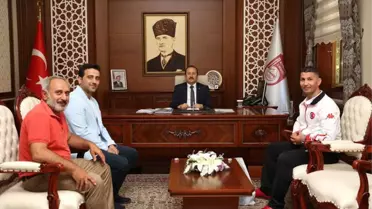 Kick Box Milli Takımlar Başantrenörü Daştan Vali Pehlivan'ı Ziyaret Etti