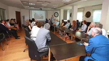 Prof. Dr. Atabek: 'Türk Medyası 15 Temmuz Sürecinden Yüzünün Akıyla Çıktı'