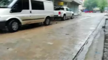 Erzurum İspir'de Sağanak Yağış Sonrası İş Yerlerini Su Bastı