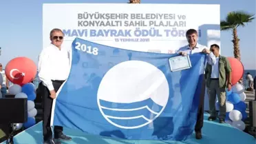Konyaaltı Sahili Mavi Bayrakla Taçlandı