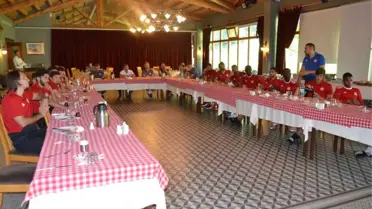 Sivasspor'da Futbolculara 'Var' Eğitimi Verildi