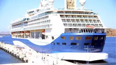 Bodrum'a Gelen Yolcu Gemisi, Esnafın Yüzünü Güldürdü